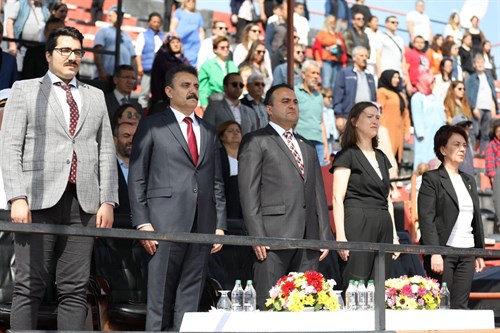 19 MAYIS ATATÜRK'Ü ANMA, GENÇLİK VE SPOR BAYRAMININ 104. YILI İLÇEMİZDE COŞKUYLA KUTLANDI